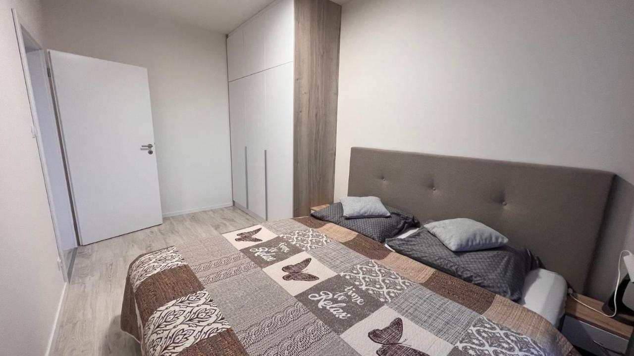 2 Room Apartment, With A View Of The Castle ブラチスラヴァ エクステリア 写真