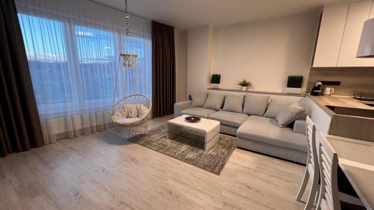 2 Room Apartment, With A View Of The Castle ブラチスラヴァ エクステリア 写真