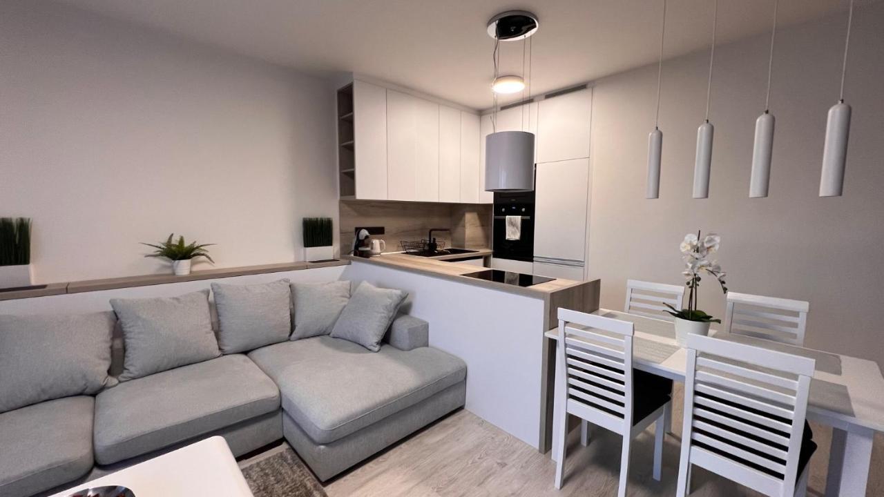 2 Room Apartment, With A View Of The Castle ブラチスラヴァ エクステリア 写真